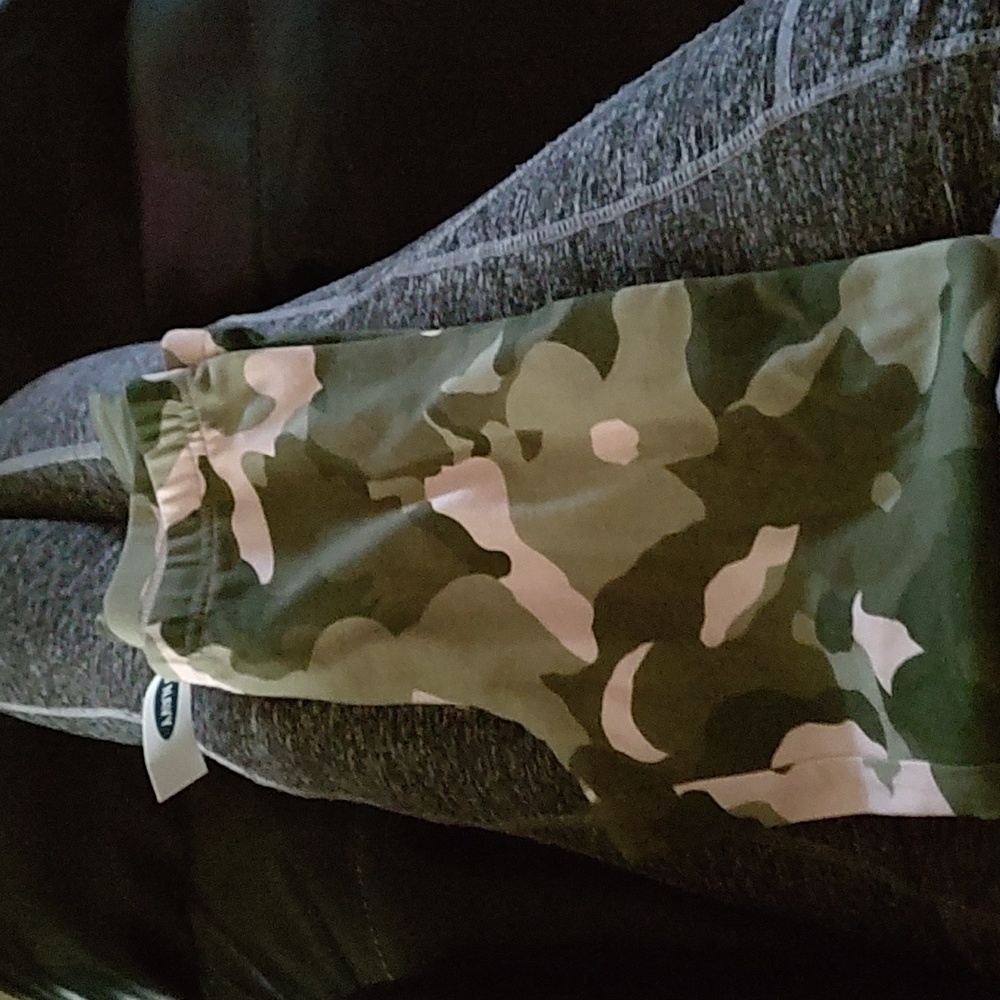 NWT old navy camo leggings
